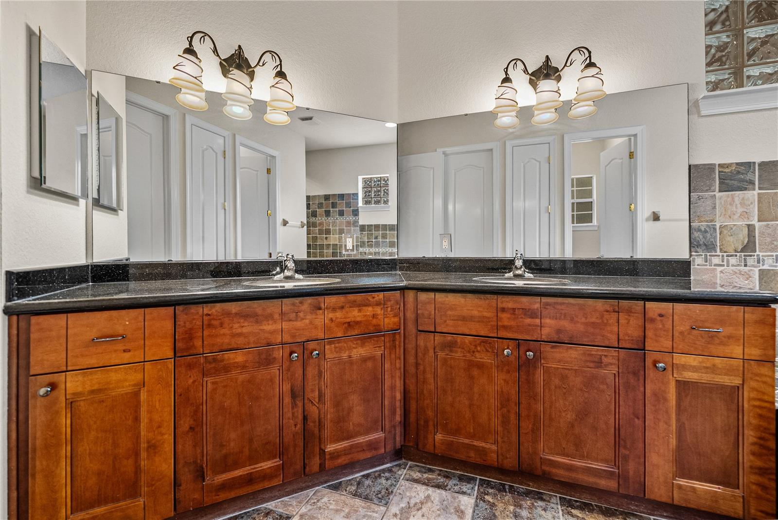 Listing photo id 56 for 10921 Mcmullen Road