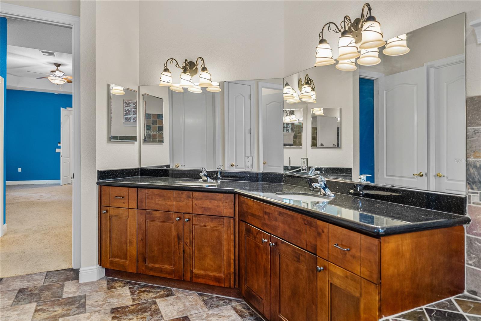 Listing photo id 57 for 10921 Mcmullen Road