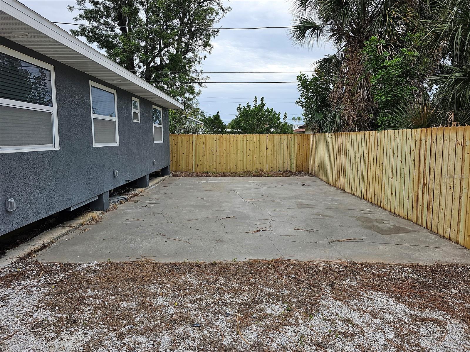 Image 10 of 11 For 519 1-2 Yelvington Avenue