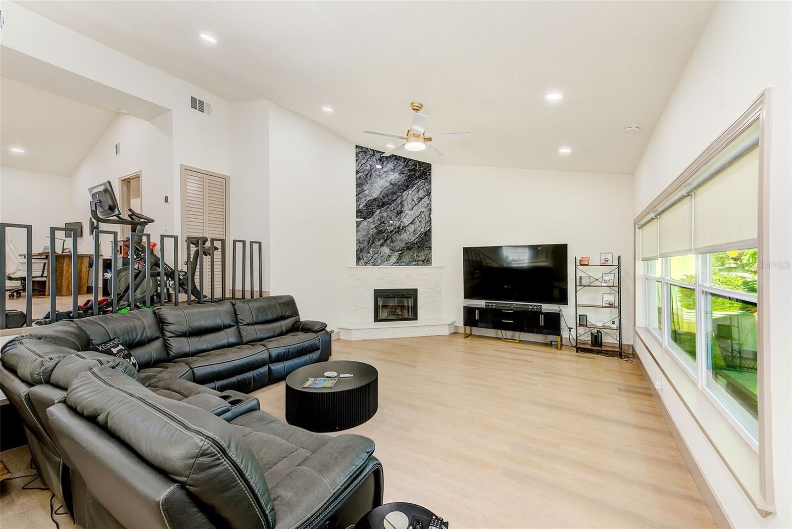 Image 5 of 44 For 1016 Sousa Drive