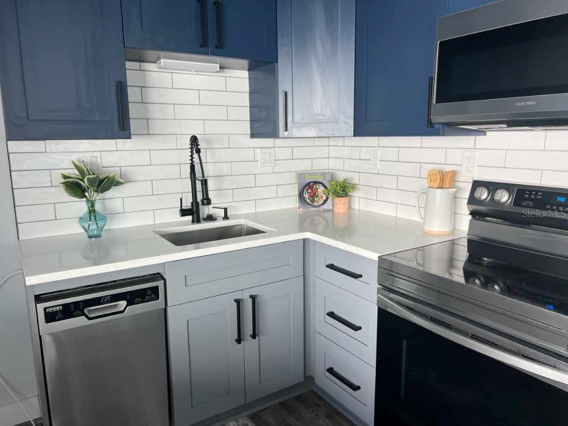 Image 13 of 23 For 13246 4th Street E