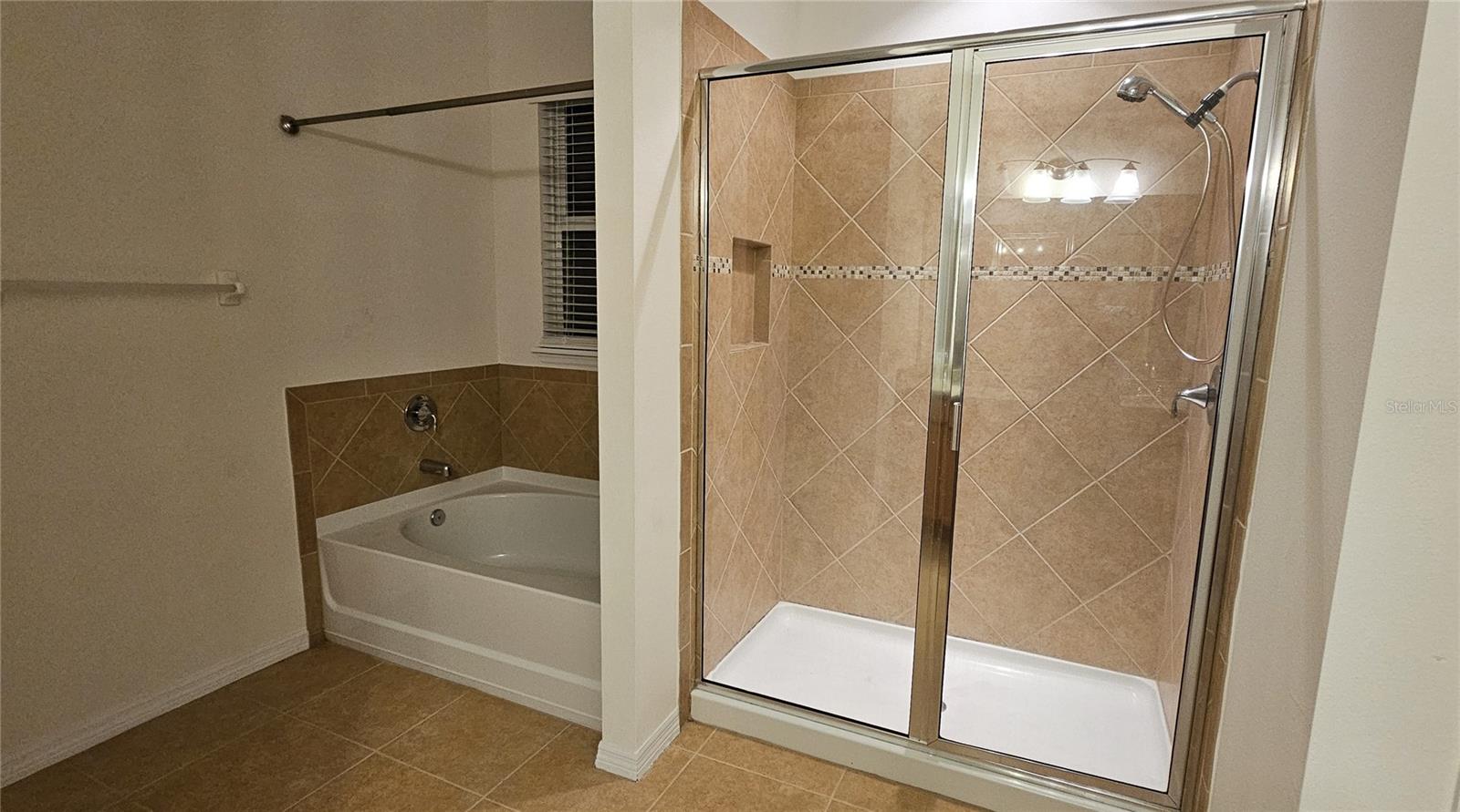 Image 10 of 31 For 12425 Fairlawn Drive