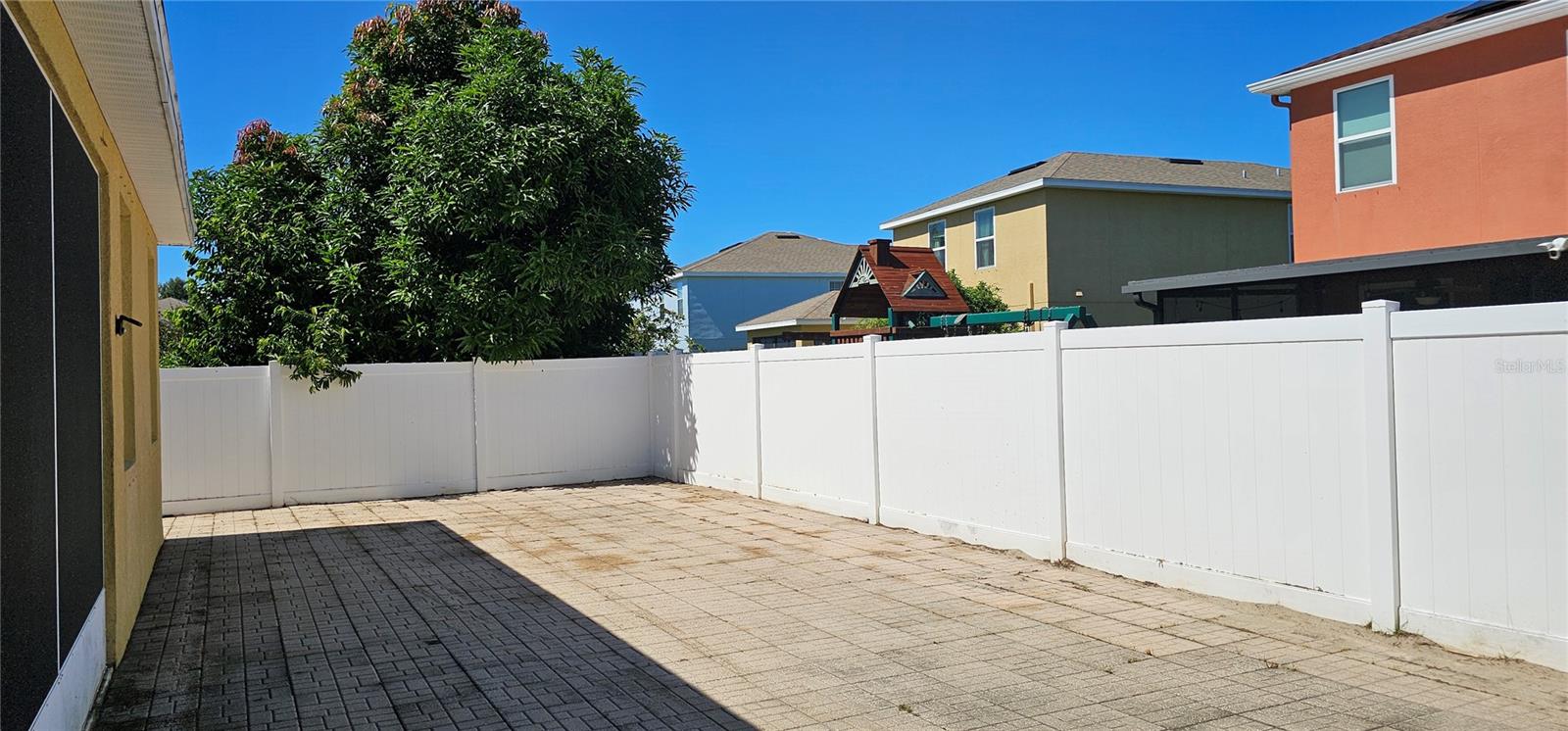 Image 15 of 31 For 12425 Fairlawn Drive