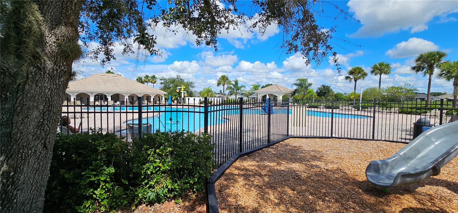 Image 19 of 31 For 12425 Fairlawn Drive