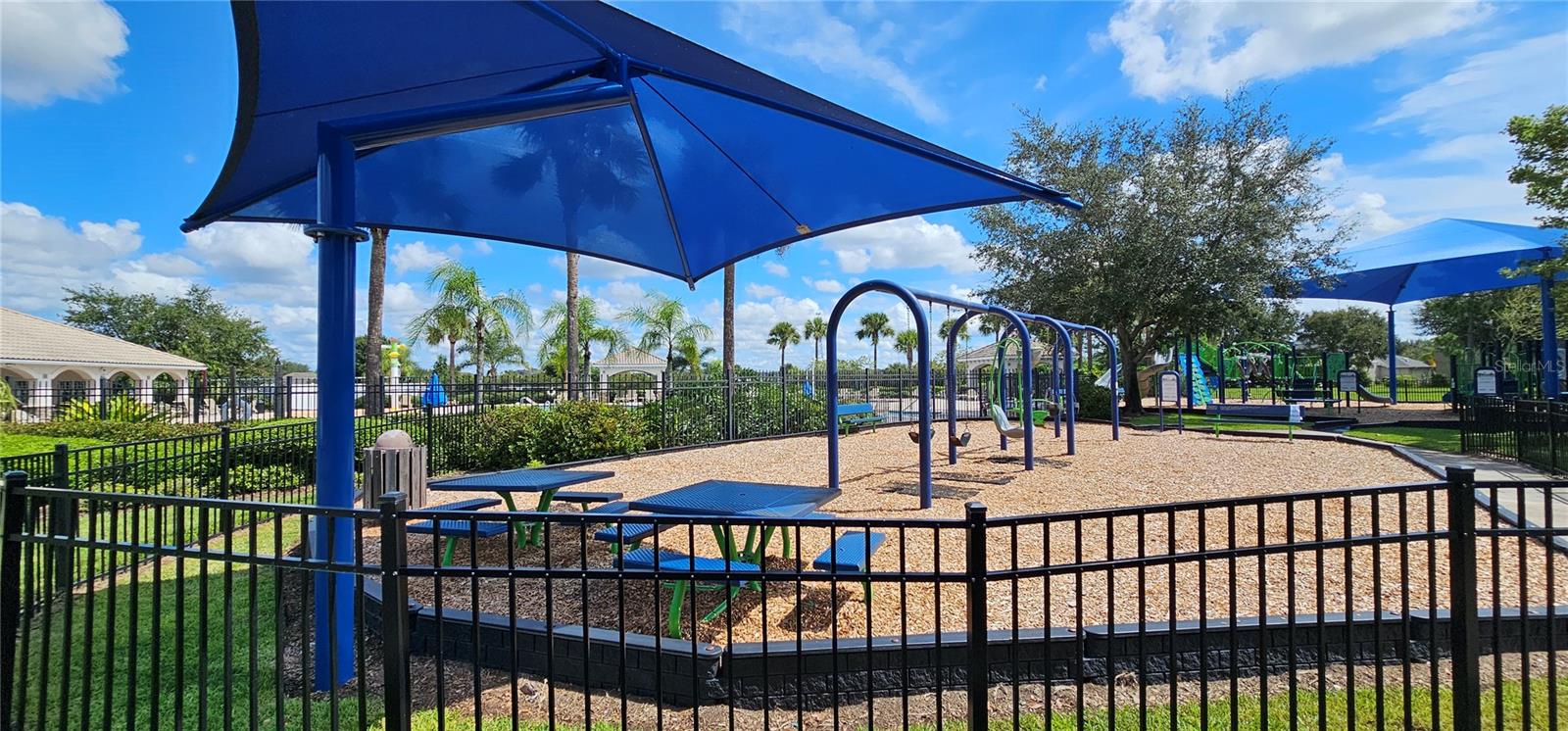 Image 20 of 31 For 12425 Fairlawn Drive