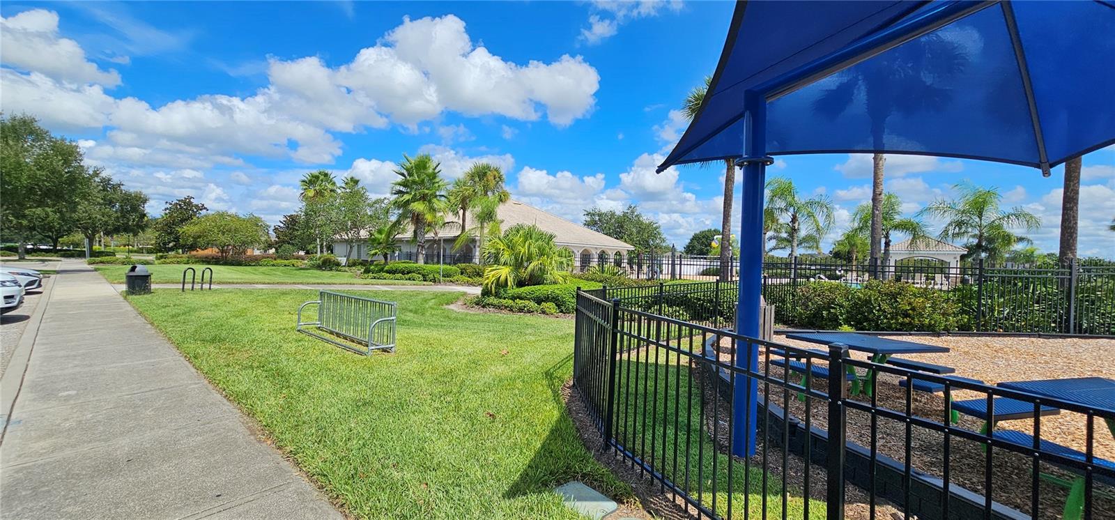 Image 21 of 31 For 12425 Fairlawn Drive