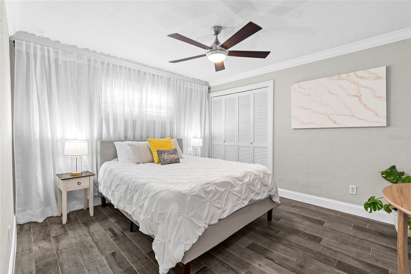 Listing photo id 19 for 4592 40th Street S