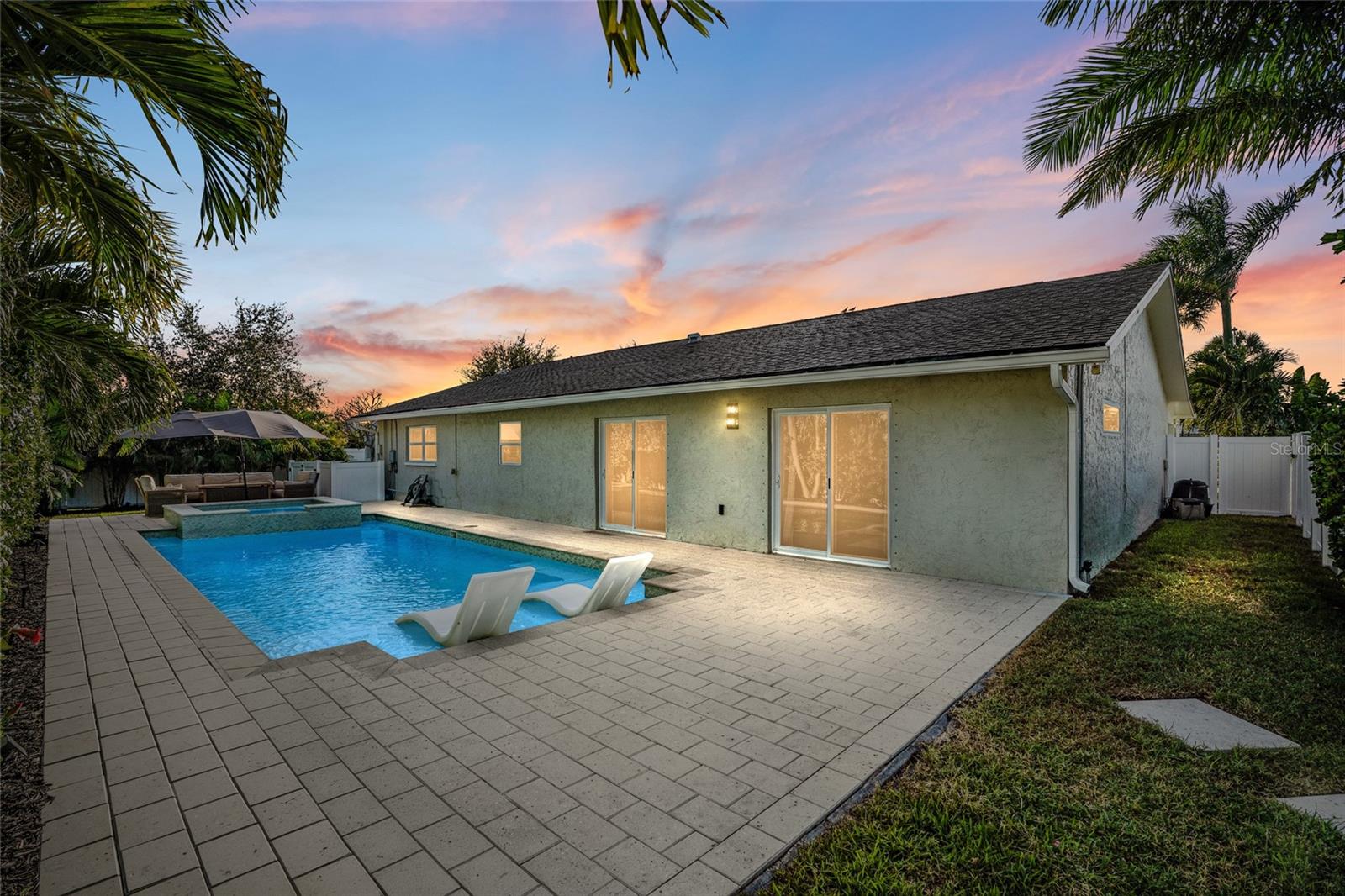 Listing photo id 30 for 4592 40th Street S