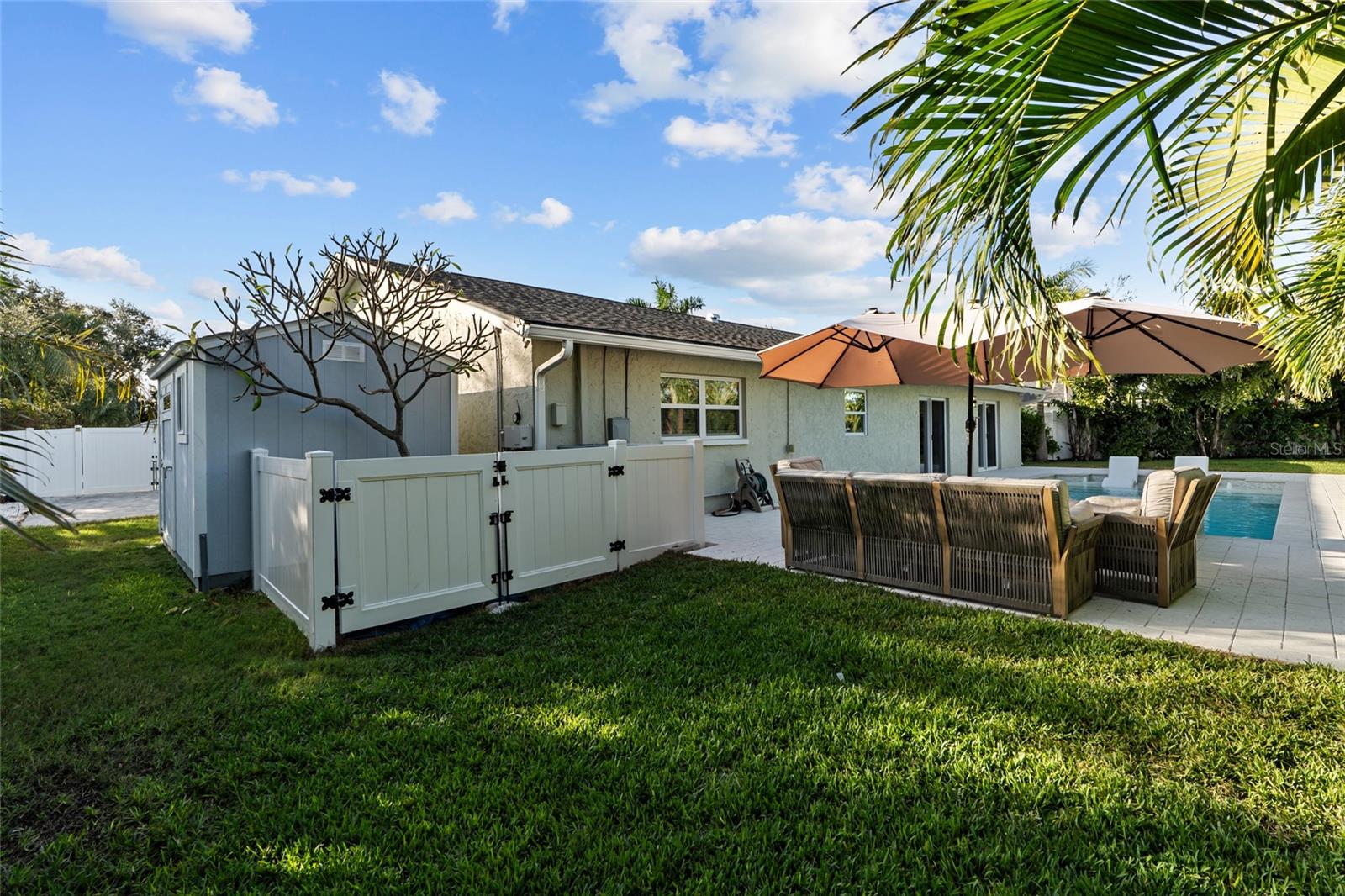 Listing photo id 33 for 4592 40th Street S