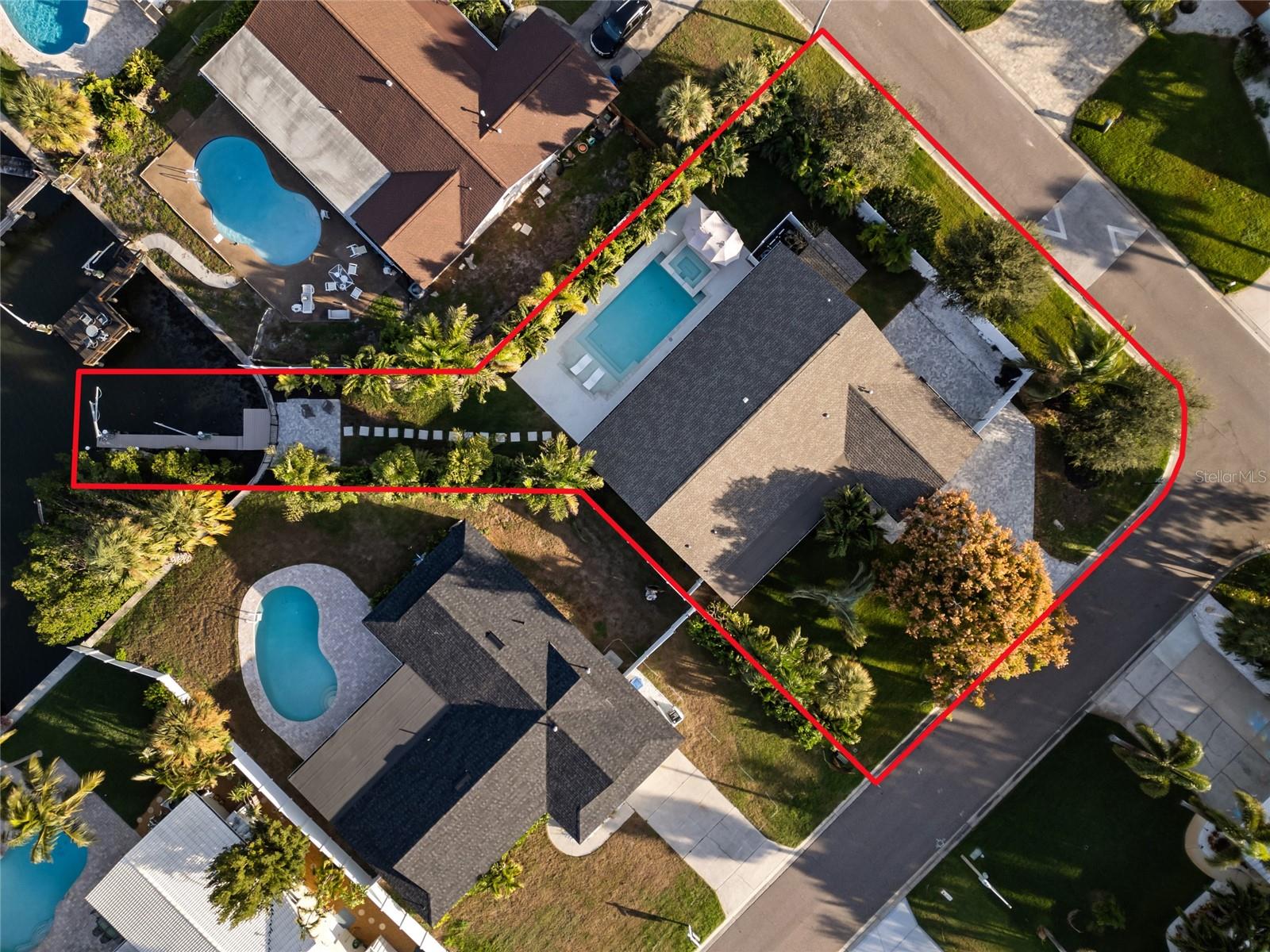 Listing photo id 38 for 4592 40th Street S