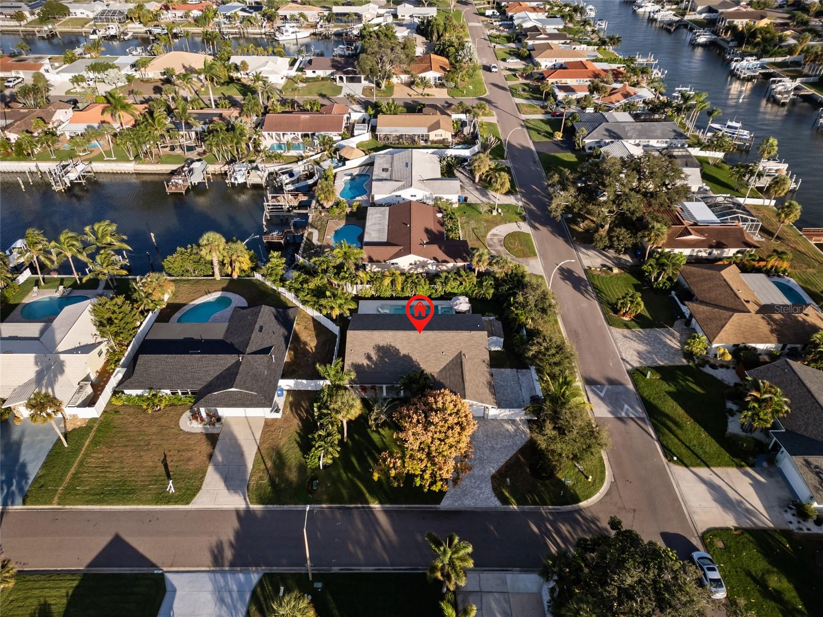 Listing photo id 39 for 4592 40th Street S