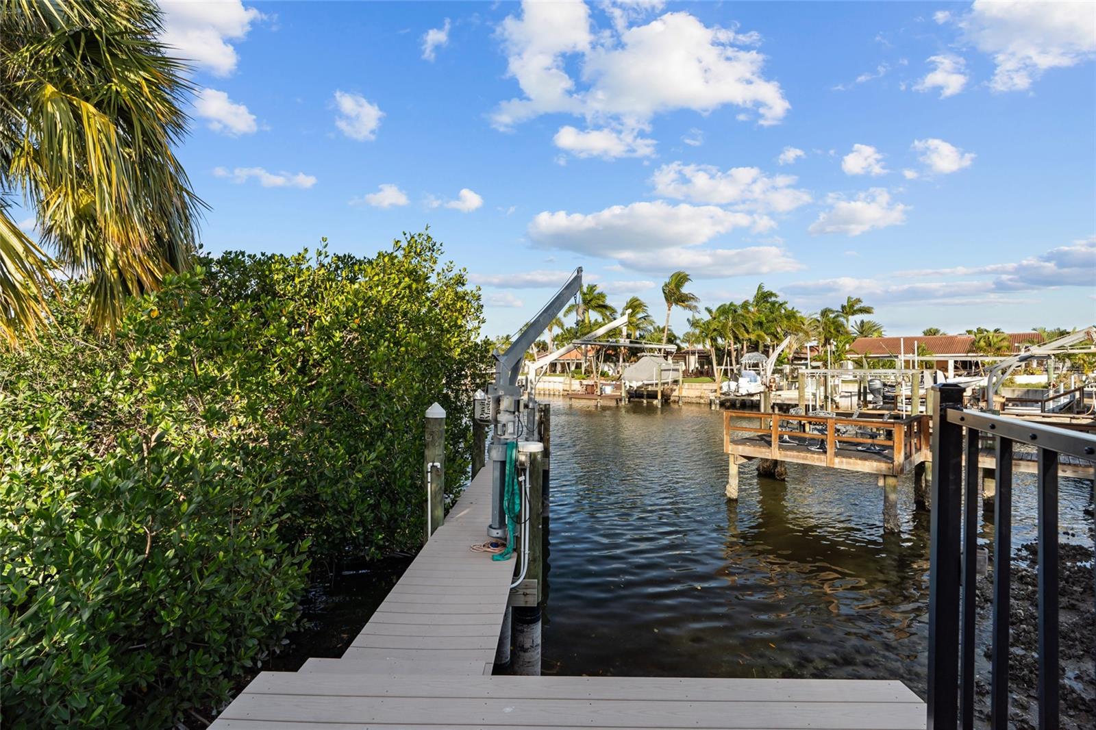 Listing photo id 7 for 4592 40th Street S