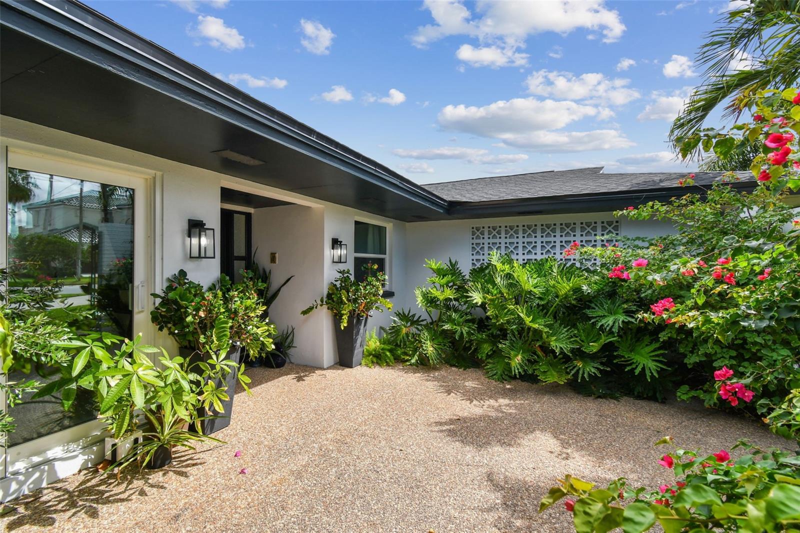 Image 11 of 100 For 221 Howard Drive