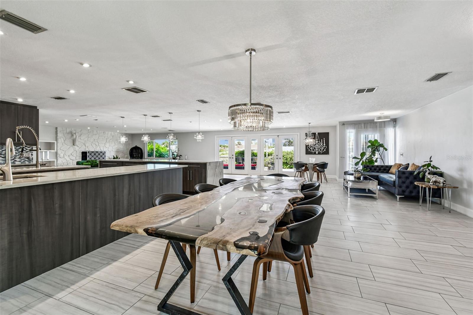 Image 18 of 100 For 221 Howard Drive