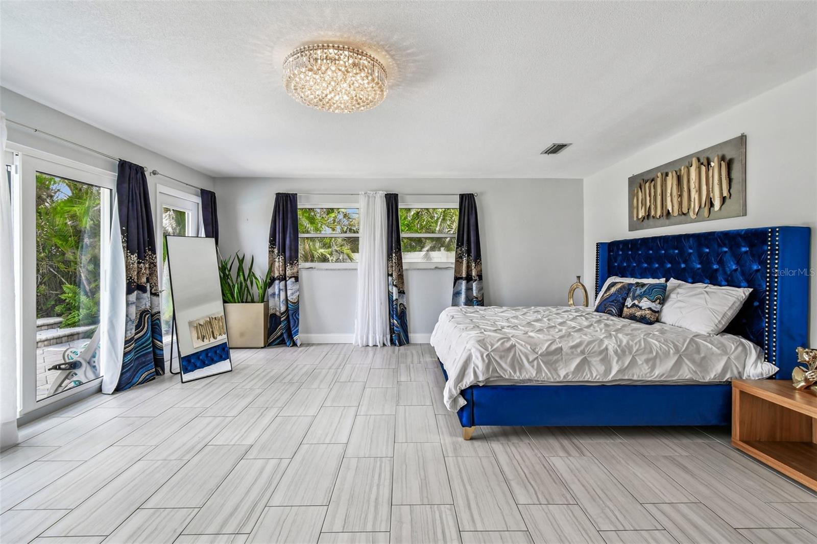 Image 49 of 100 For 221 Howard Drive