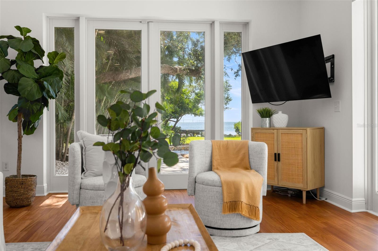 Image 22 of 91 For 7240 Dr Martin Luther King Jr Street S