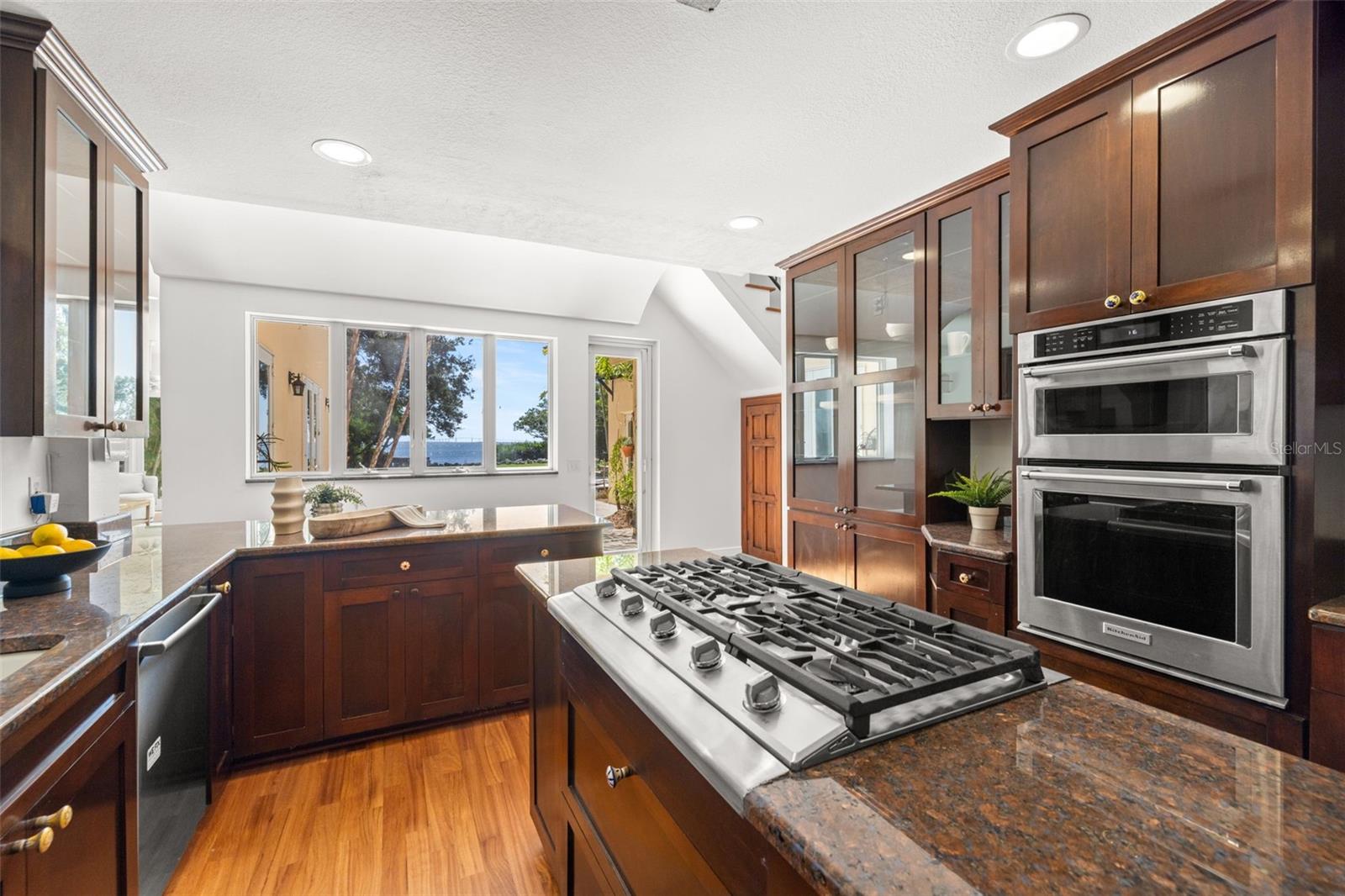 Image 24 of 91 For 7240 Dr Martin Luther King Jr Street S