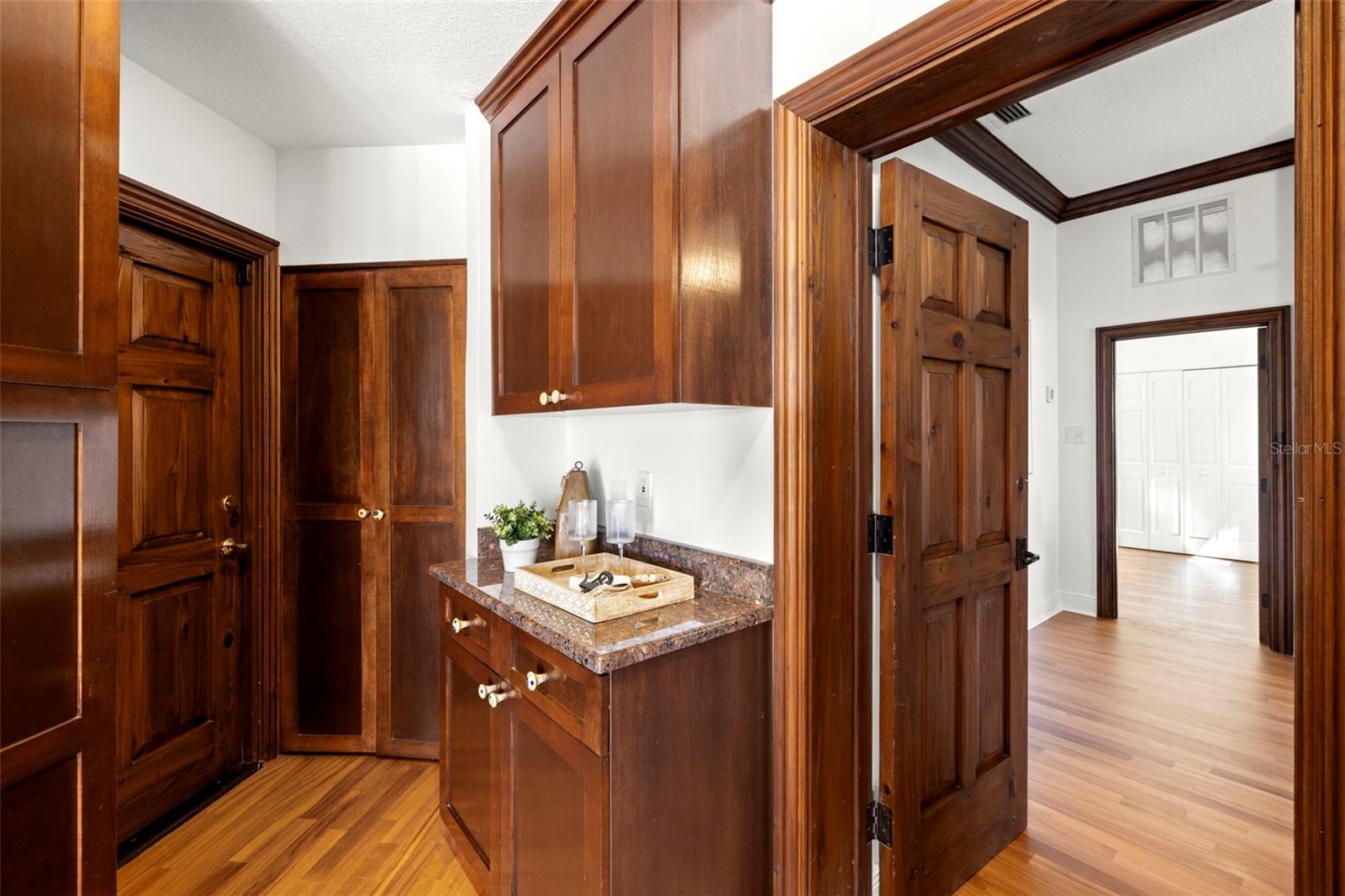 Image 27 of 91 For 7240 Dr Martin Luther King Jr Street S