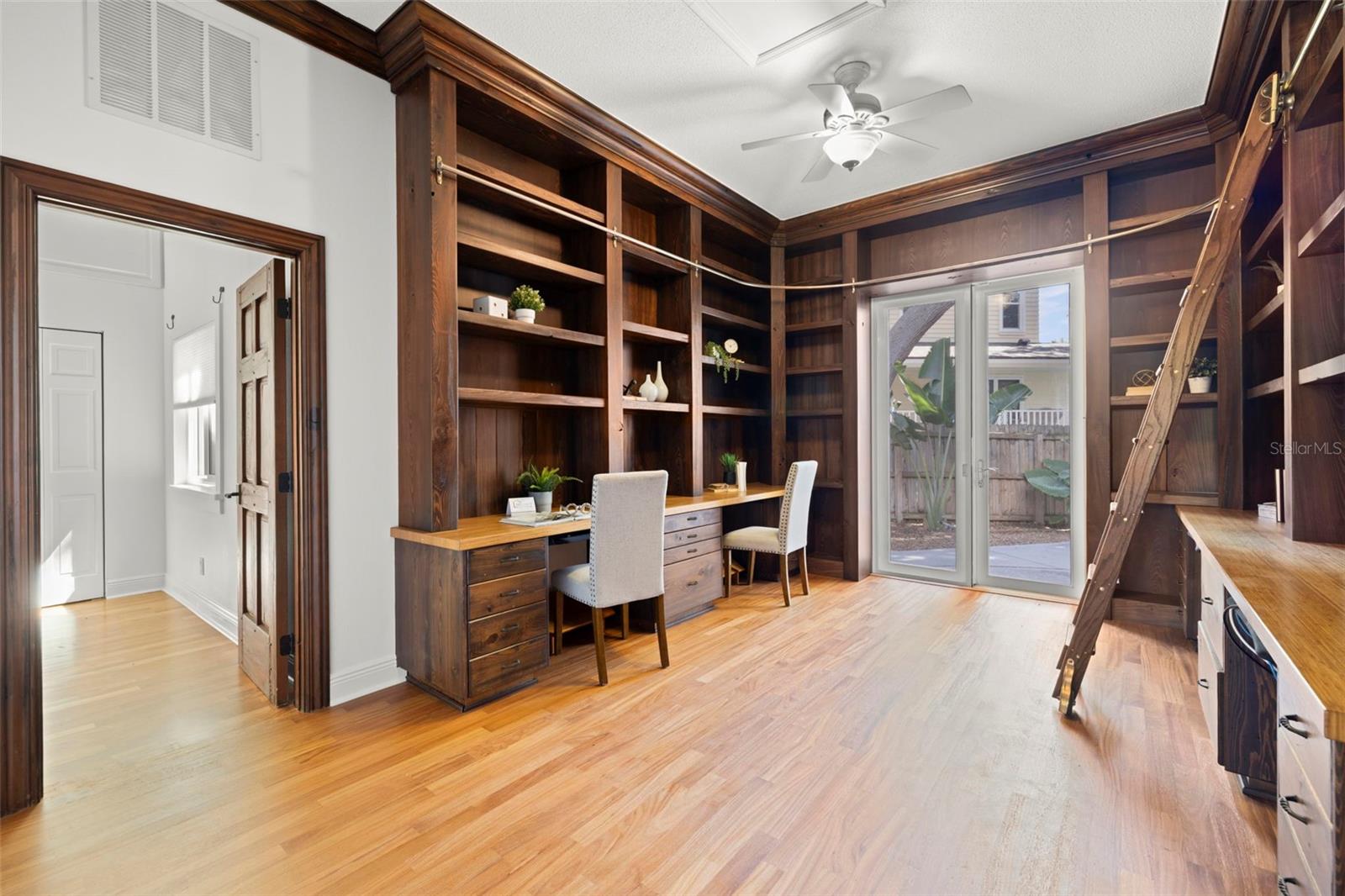 Image 29 of 91 For 7240 Dr Martin Luther King Jr Street S