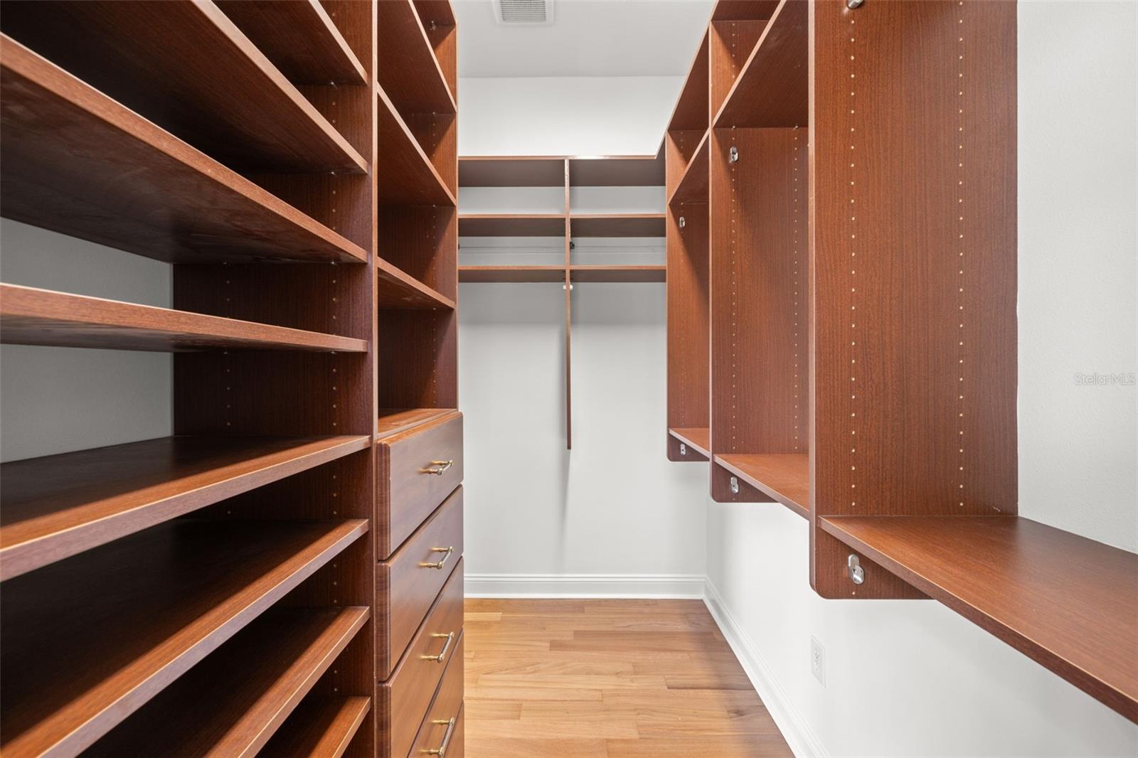 Image 63 of 91 For 7240 Dr Martin Luther King Jr Street S