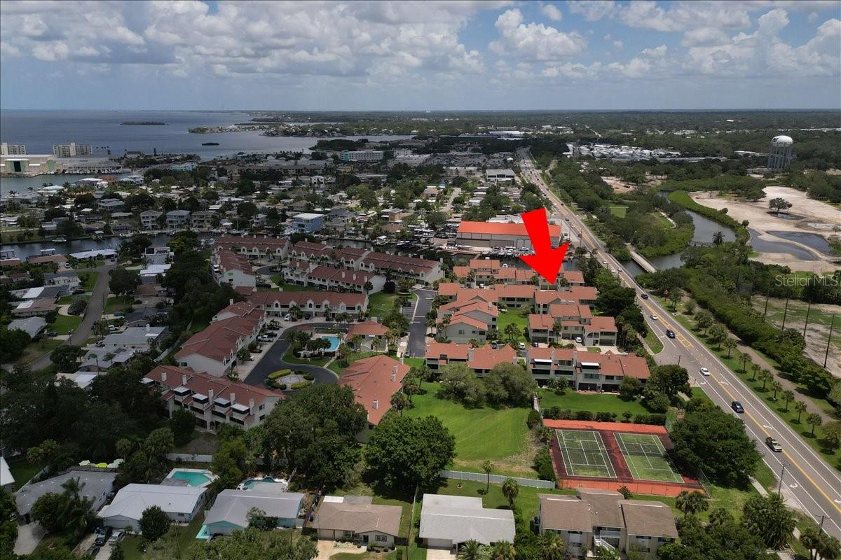 Image 41 of 50 For 637 Drake Lane N