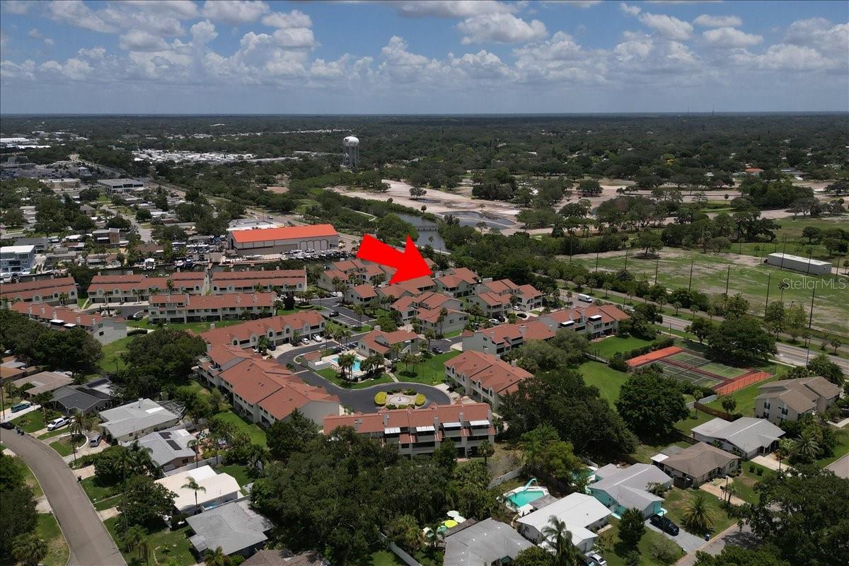 Image 42 of 50 For 637 Drake Lane N