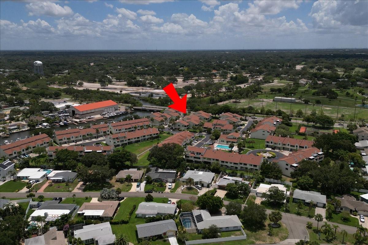 Image 43 of 50 For 637 Drake Lane N