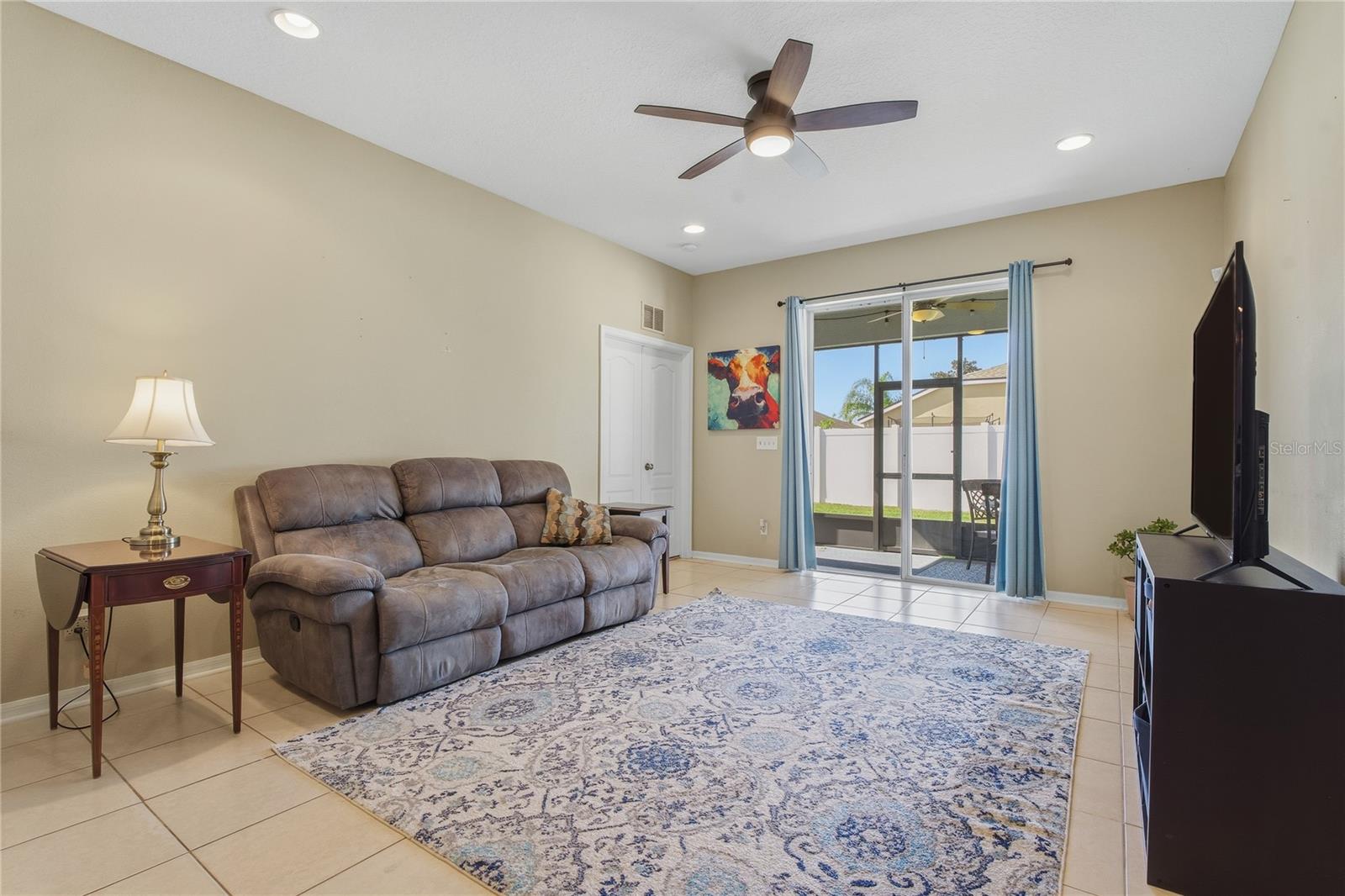 Image 11 of 54 For 30513 Latourette Drive