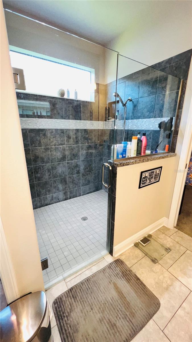 Image 22 of 28 For 1597 Caroline Path