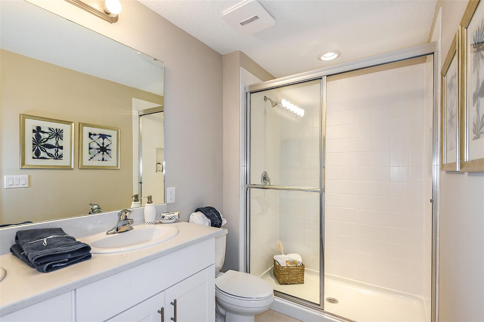 Image 13 of 26 For 11640 Glenside Terrace