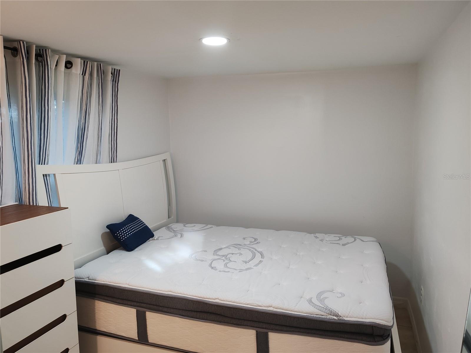 Listing photo id 5 for 4213 Osborne Avenue