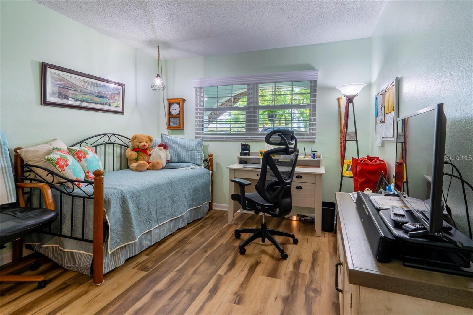 Image 12 of 20 For 11200 102nd Avenue 123