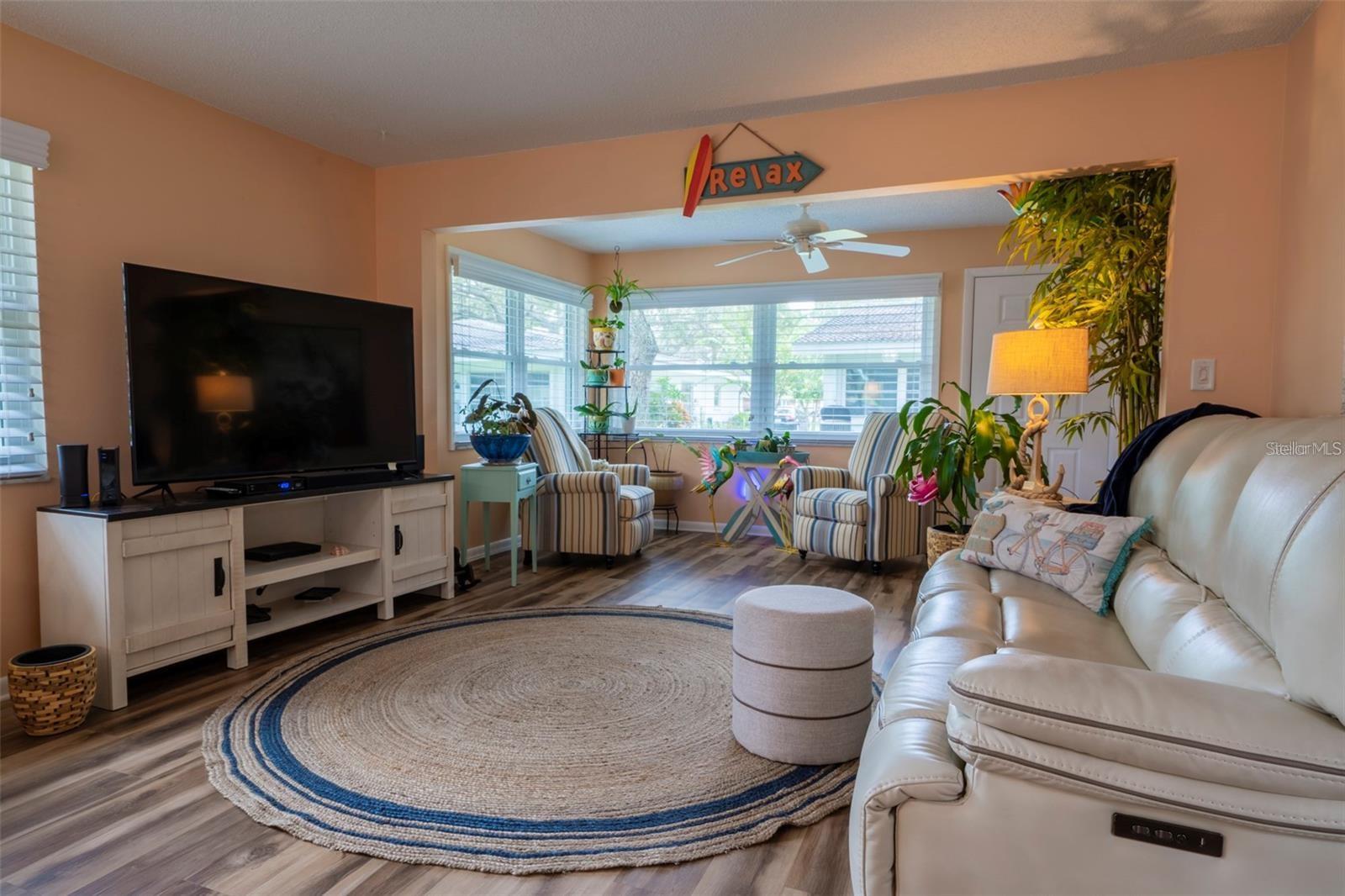 Image 4 of 20 For 11200 102nd Avenue 123