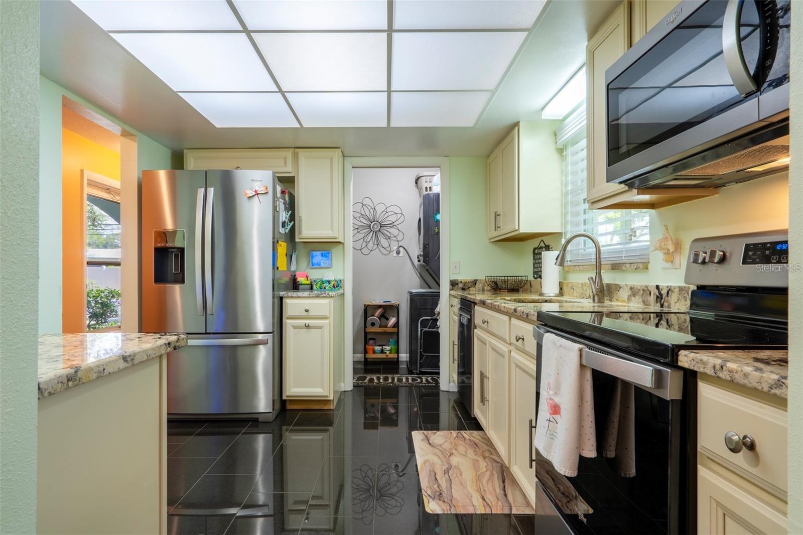 Image 6 of 20 For 11200 102nd Avenue 123