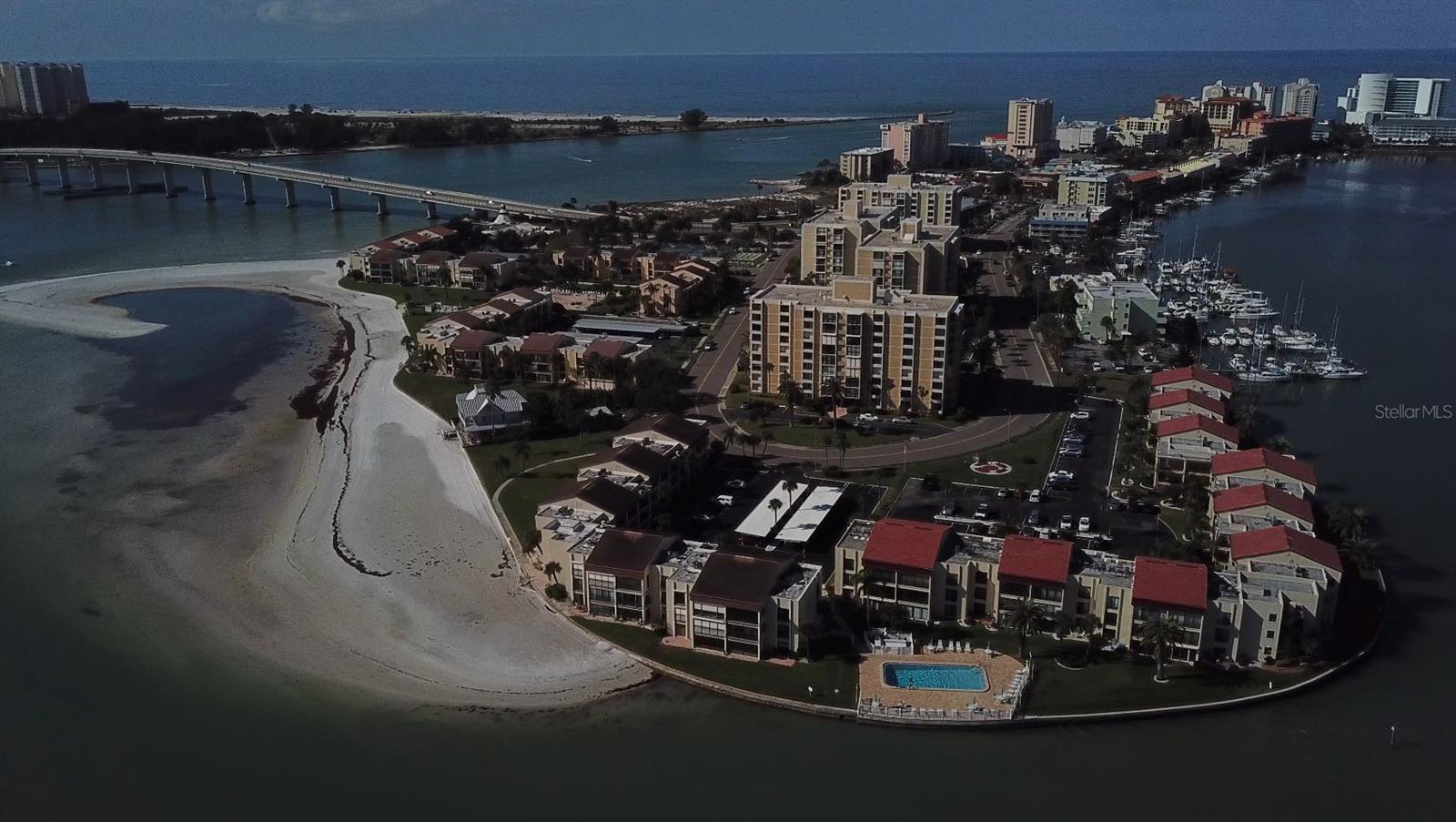 Image 21 of 25 For 800 Gulfview Boulevard 607