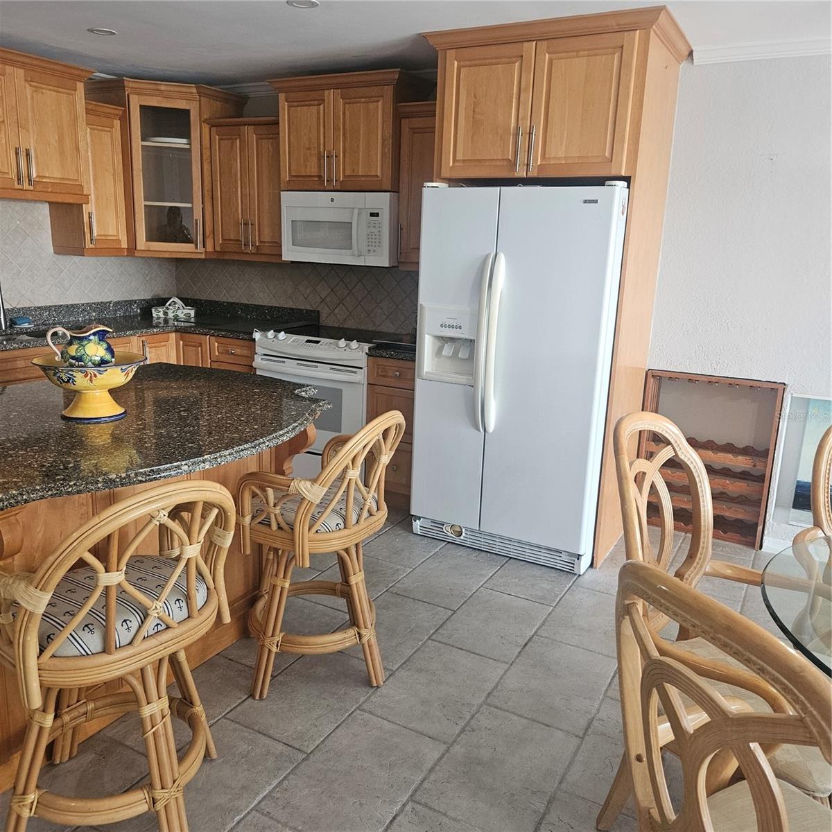 Image 9 of 25 For 800 Gulfview Boulevard 607