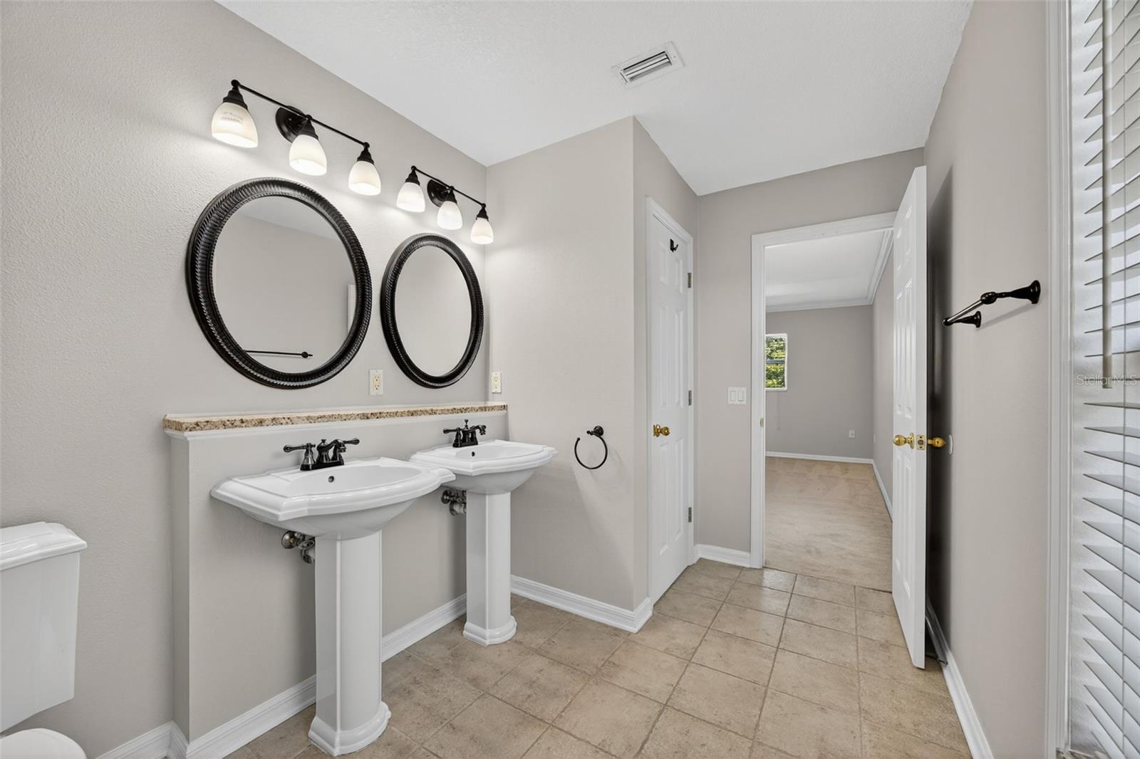 Image 18 of 55 For 6611 Gates Pointe Way