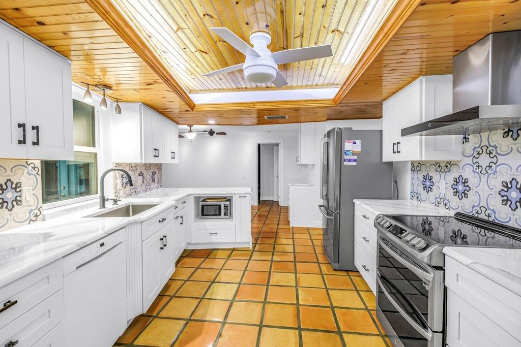 Image 16 of 35 For 11174 90th Terrace