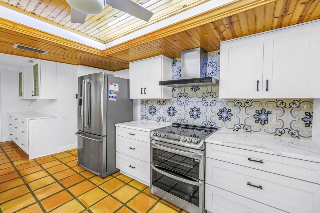 Image 17 of 35 For 11174 90th Terrace