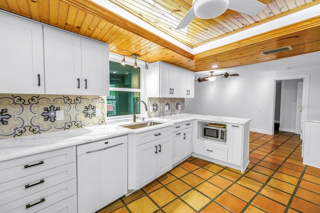 Image 18 of 35 For 11174 90th Terrace