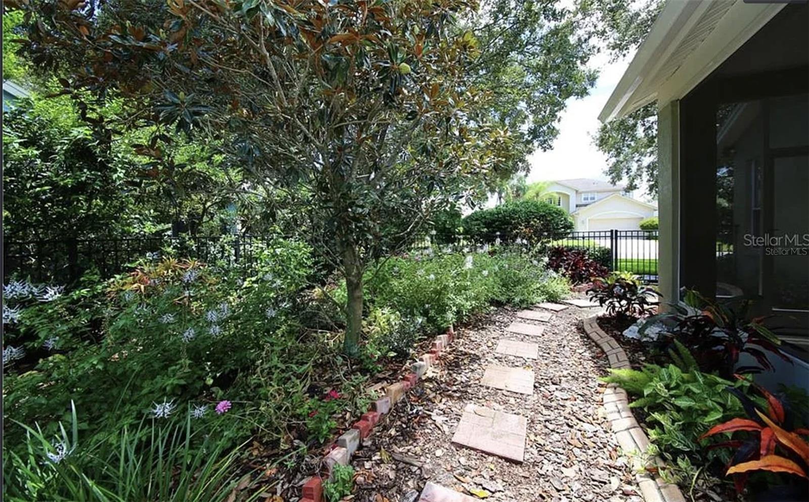 Image 22 of 27 For 5324 Cottonwood Tree Circle