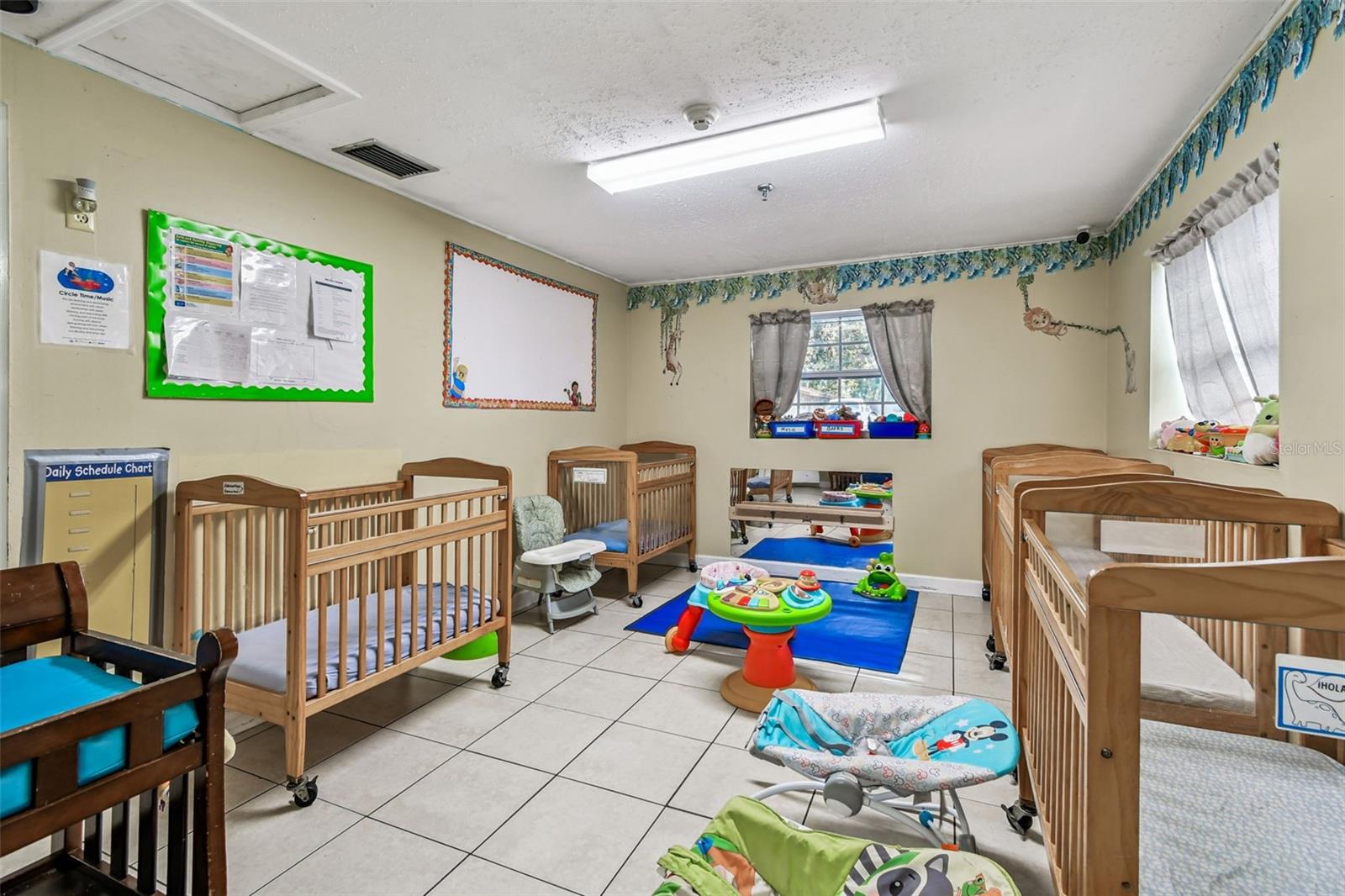 Image 18 of 74 For 9912 Myrtle Street