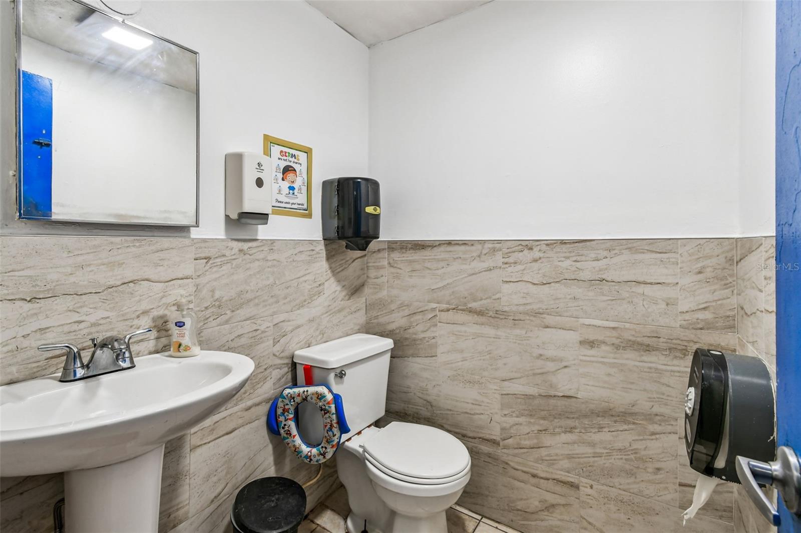 Image 20 of 74 For 9912 Myrtle Street