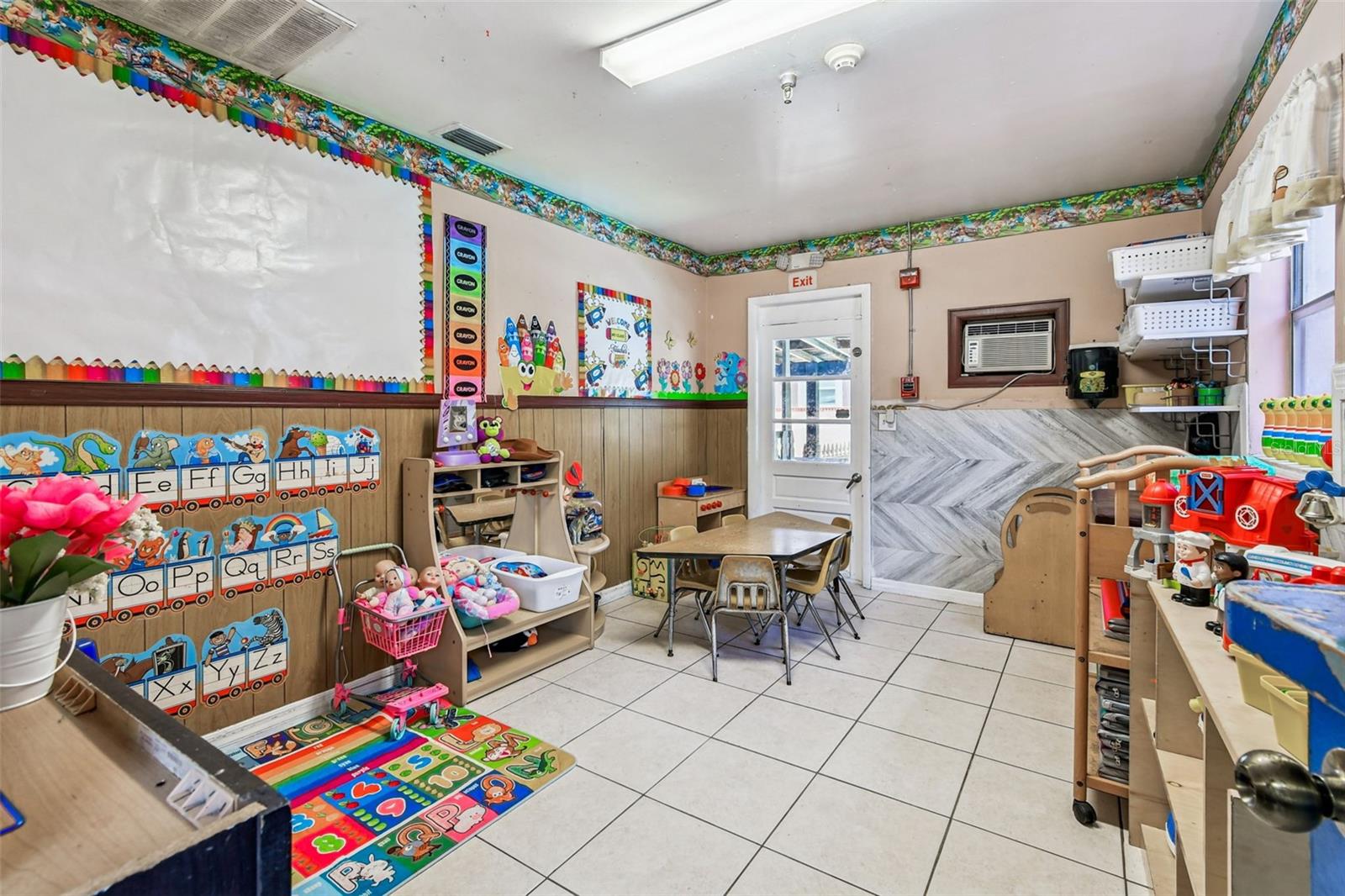 Image 28 of 74 For 9912 Myrtle Street