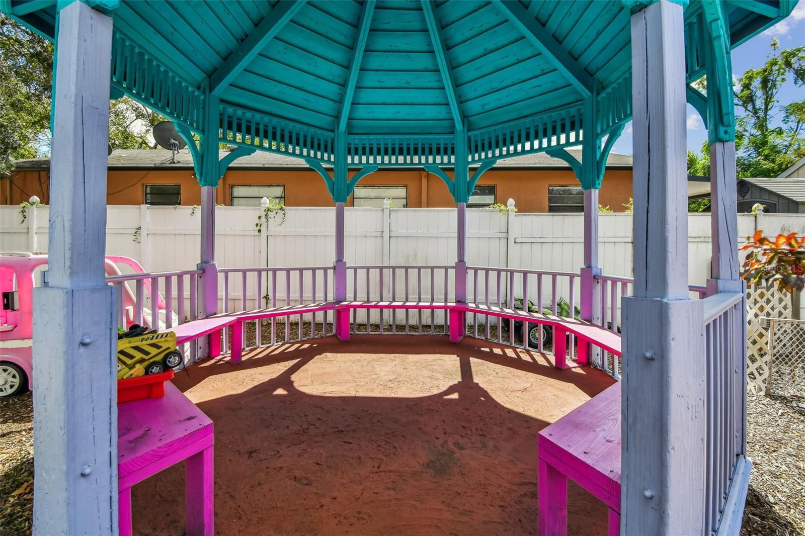 Image 36 of 74 For 9912 Myrtle Street