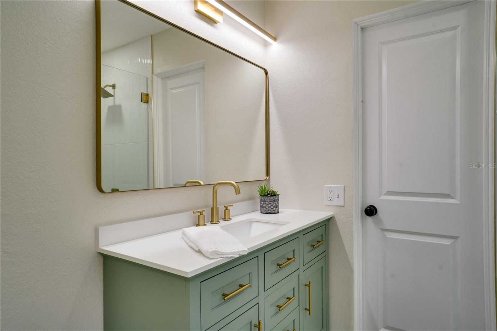 Image 20 of 42 For 6923 16th Avenue N