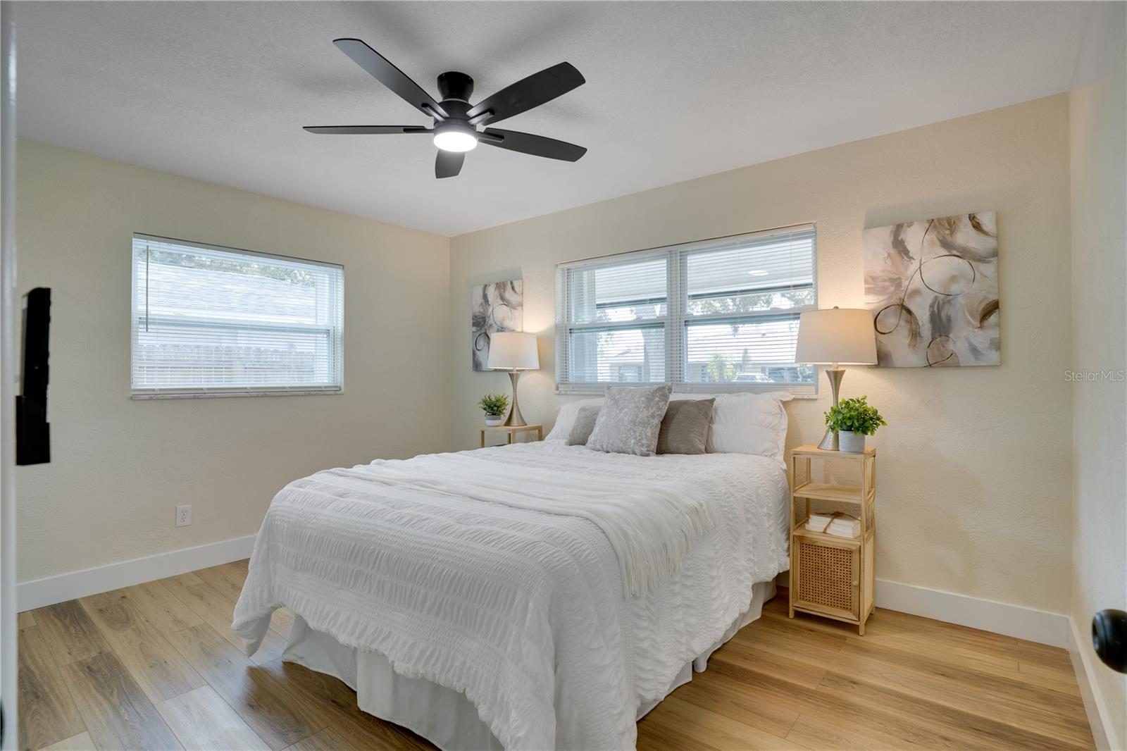 Image 25 of 42 For 6923 16th Avenue N