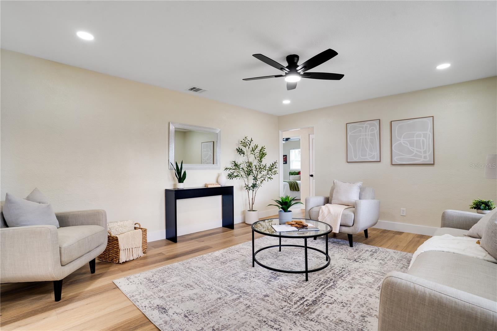 Image 4 of 42 For 6923 16th Avenue N