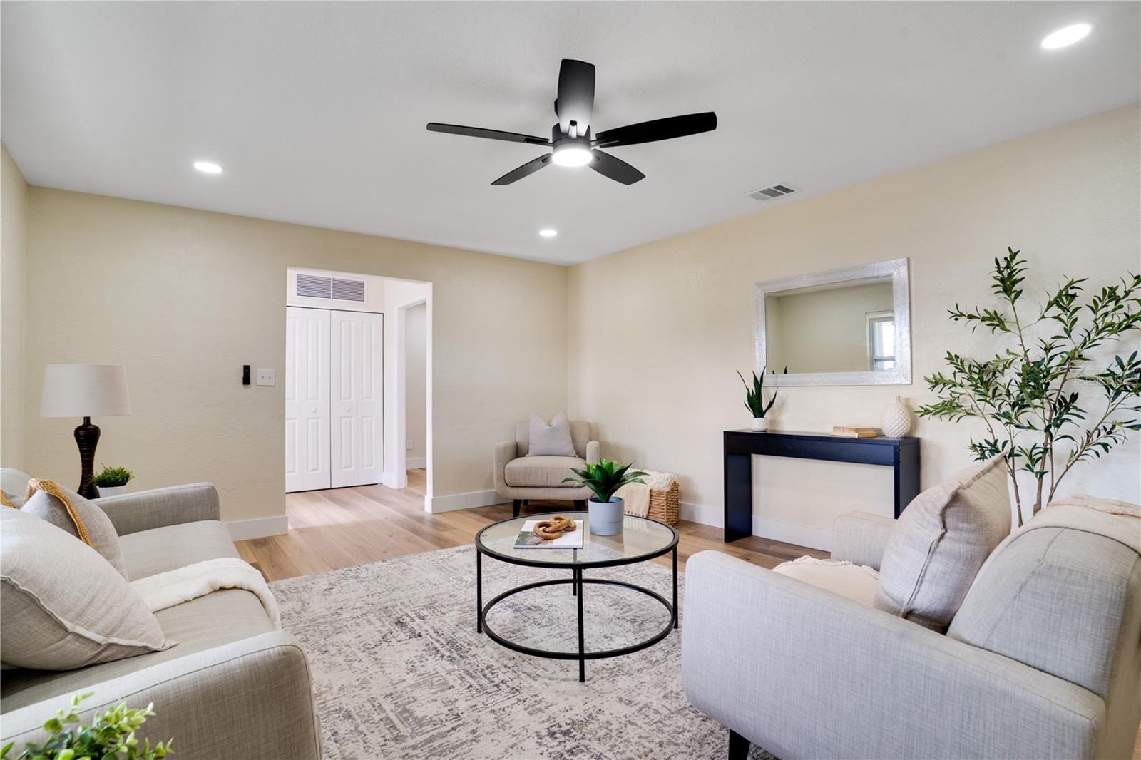 Image 5 of 42 For 6923 16th Avenue N