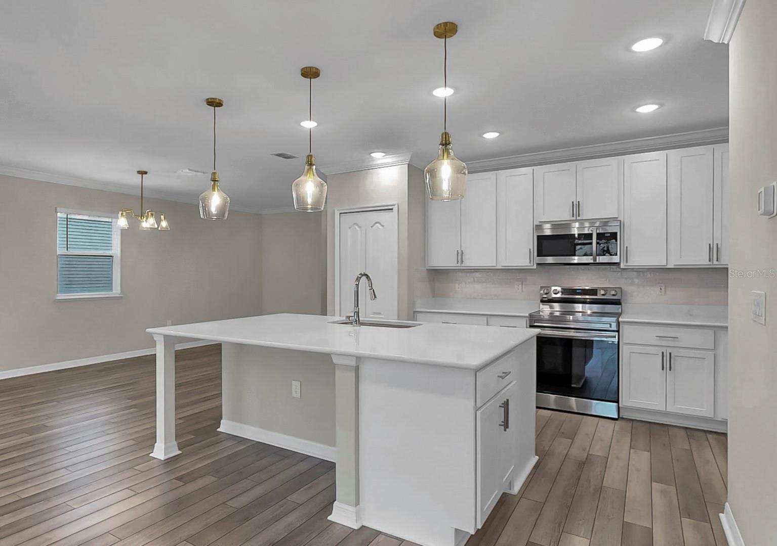 Image 10 of 61 For 8346 Abalone Loop